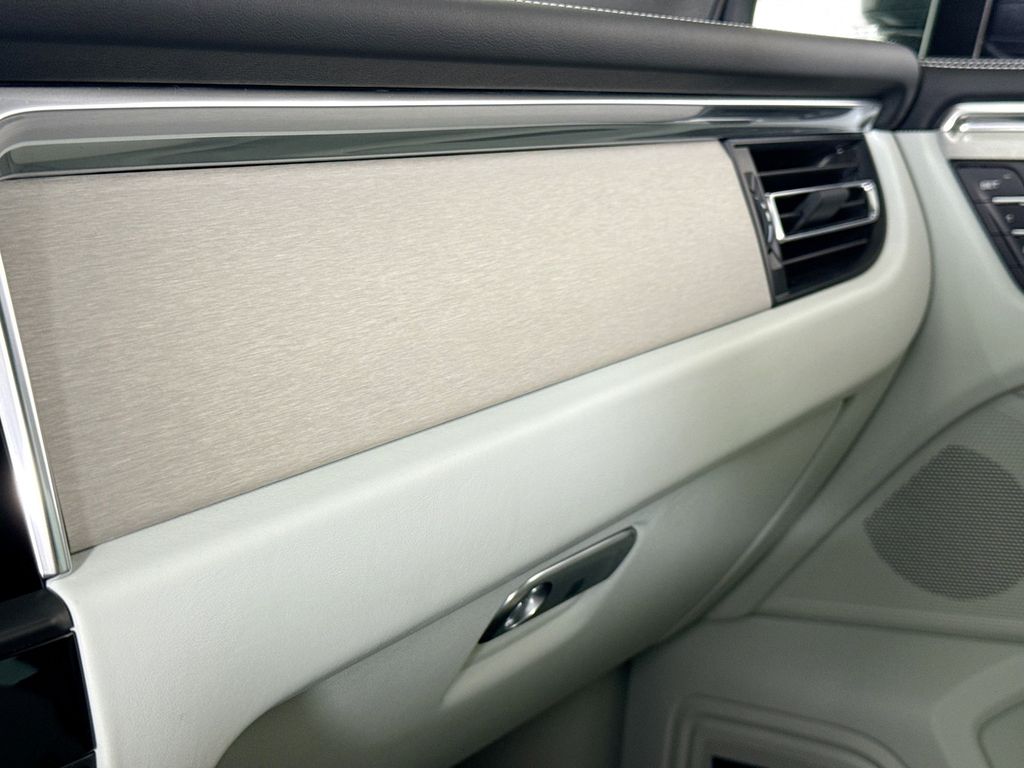 2025 Porsche Macan S - Photo 23
