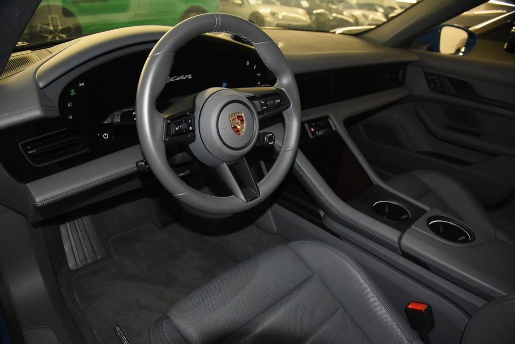 2024 Porsche Taycan 4S photo 4