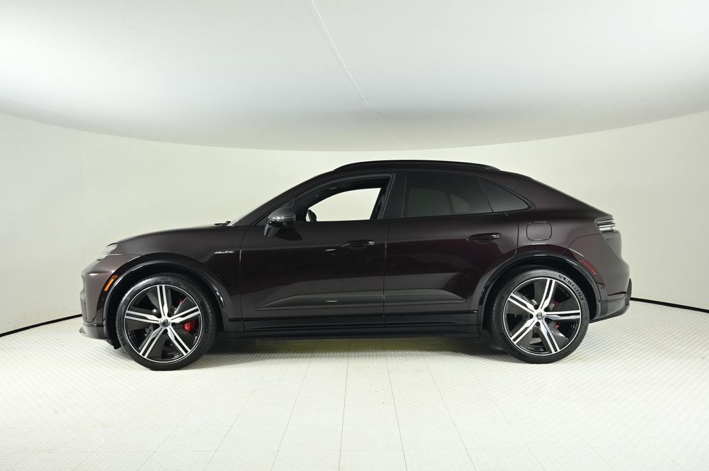 2024 Porsche Macan Electric Turbo photo 2