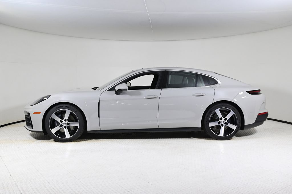 2026 Porsche Panamera 4 photo 2
