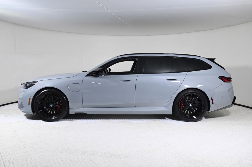 2026 Bmw M5 5 Touring photo 2