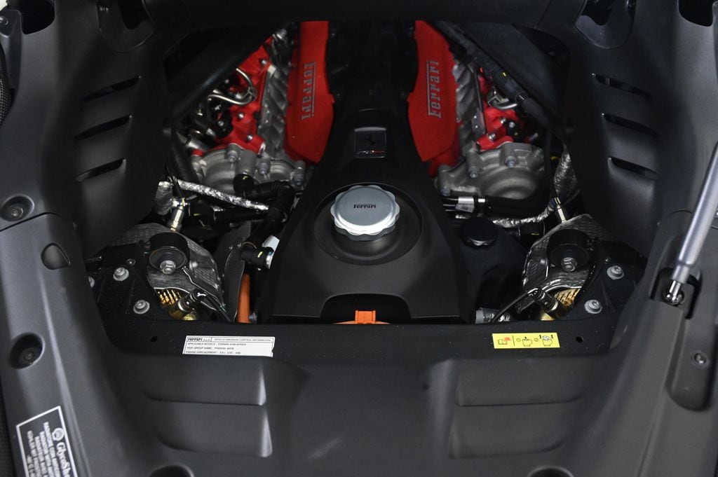 2023 Ferrari SF90 Spider photo 3