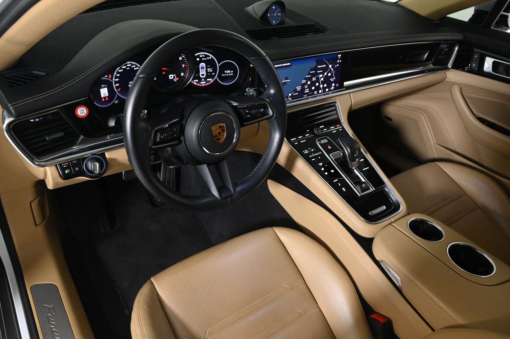 2023 Porsche Panamera 4S photo 4