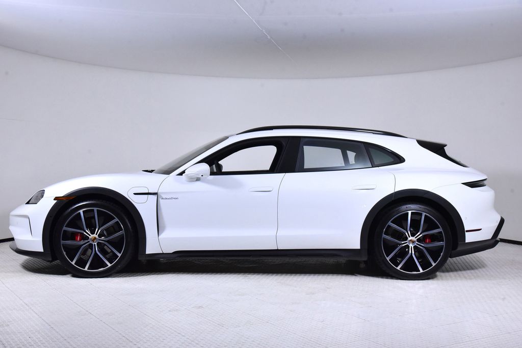 2025 Porsche Taycan Cross Turismo 4S photo 2