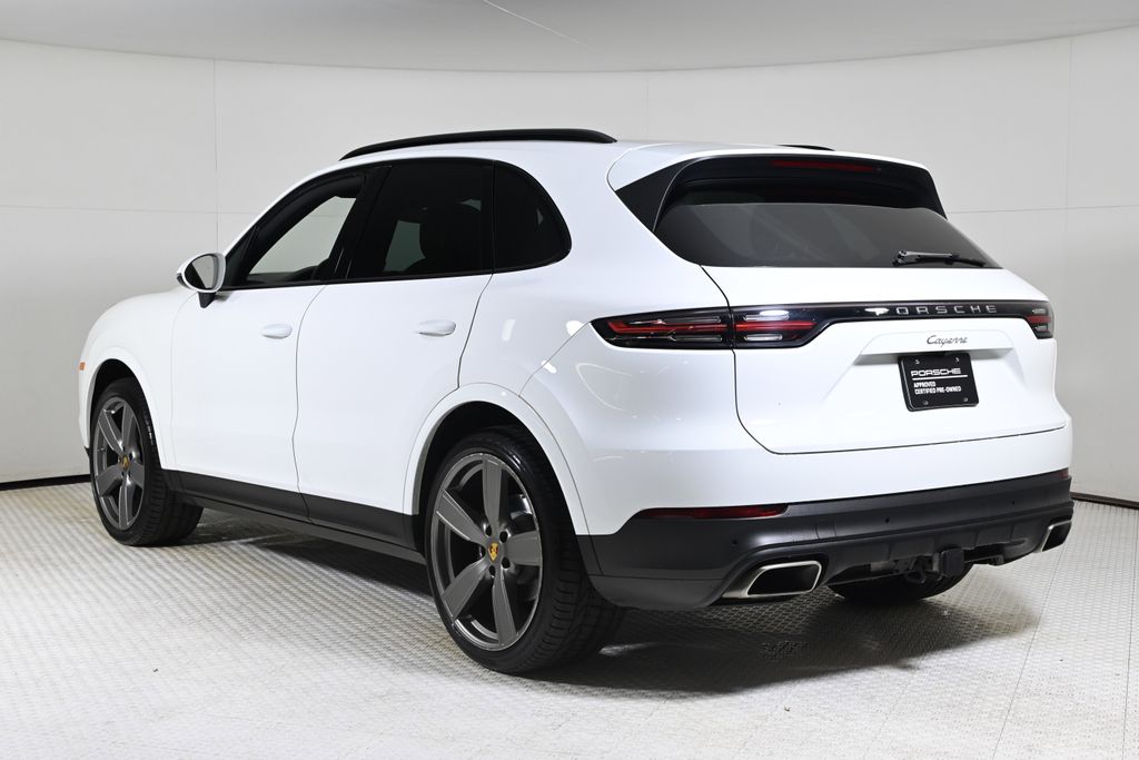 2022 Porsche Cayenne Base photo 3