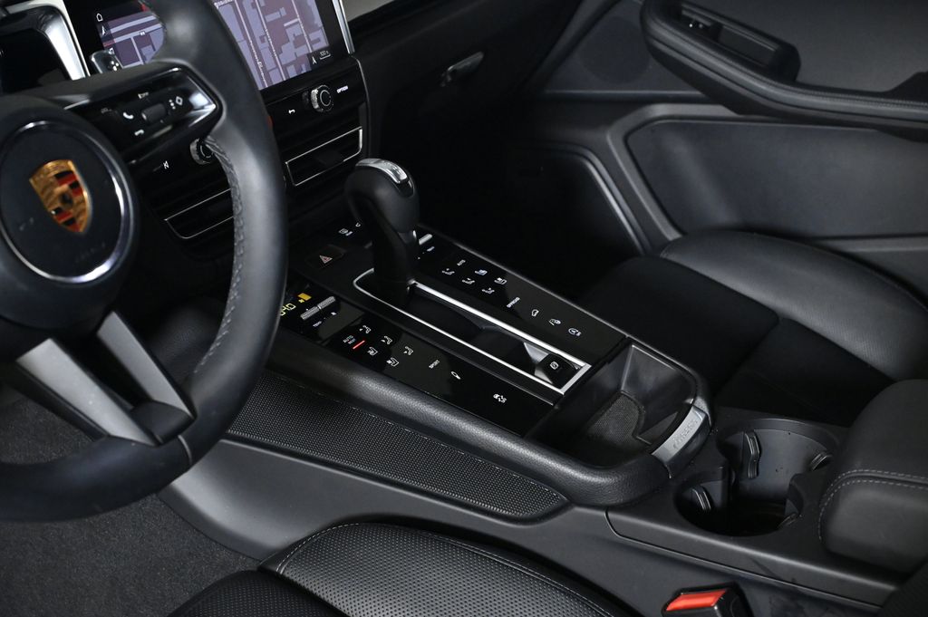 2026 Porsche Macan Base - Photo 22