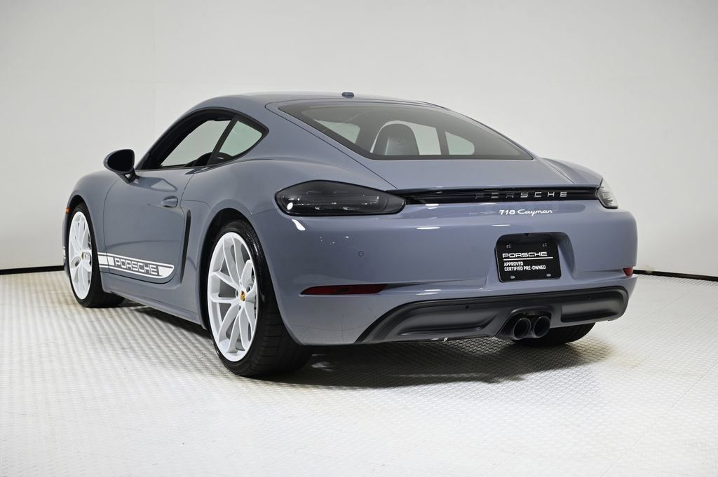 2024 Porsche Cayman Base photo 3