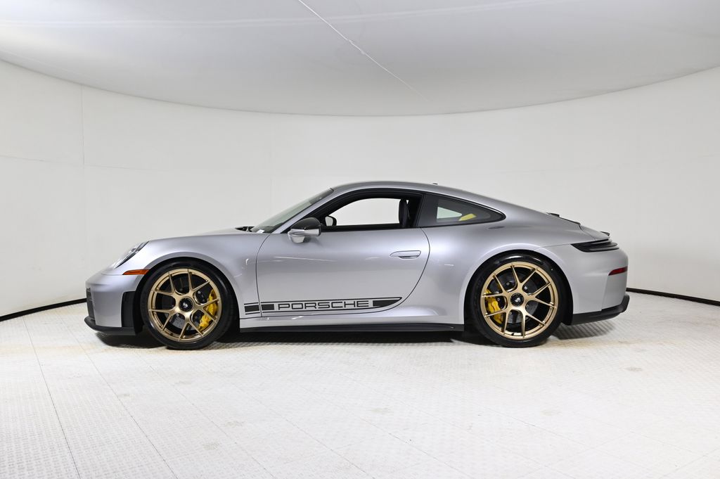 2026 Porsche 911 GT3 Touring photo 2