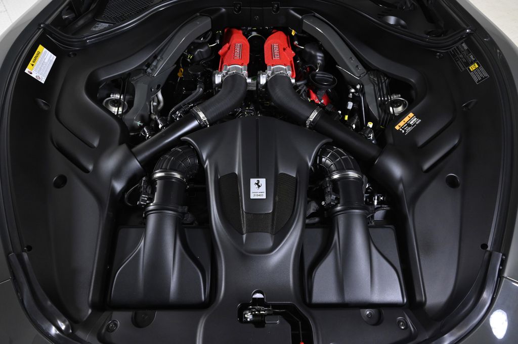 2025 Ferrari Roma Spider photo 4