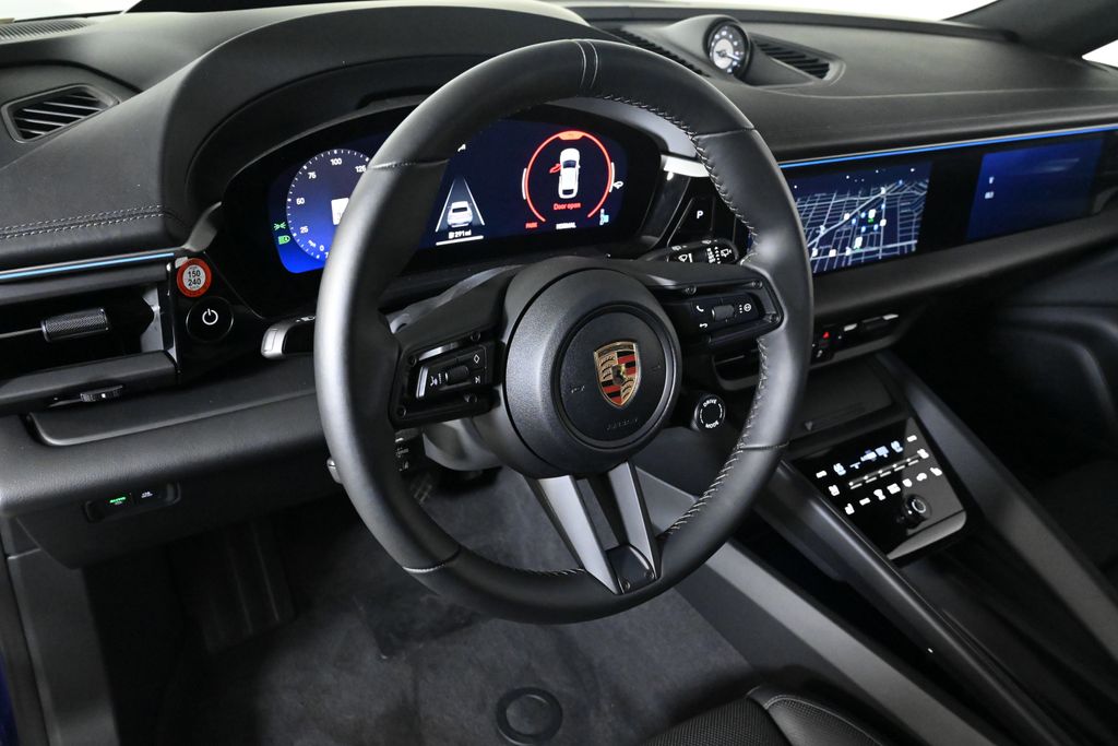 2025 Porsche Macan Electric photo 4