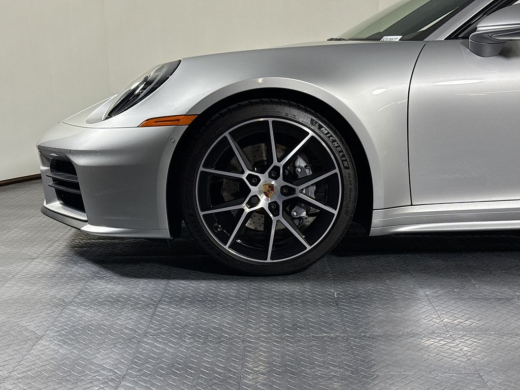 2025 Porsche 911 - Photo 28
