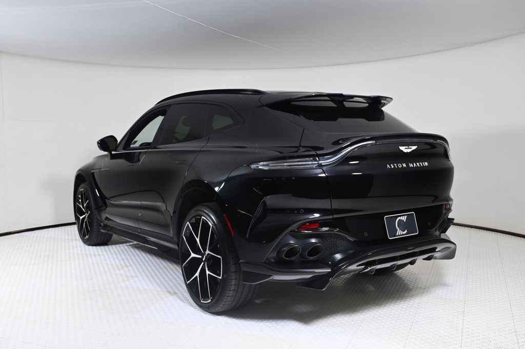 2023 Aston Martin DBX 707 photo 2