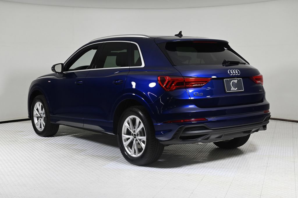 2025 Audi Q3 S line quattro Premium photo 3