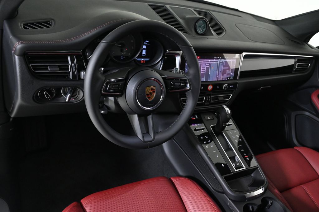 2026 Porsche Macan S photo 3