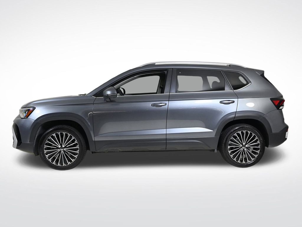 2025 Volkswagen Taos SE photo 2