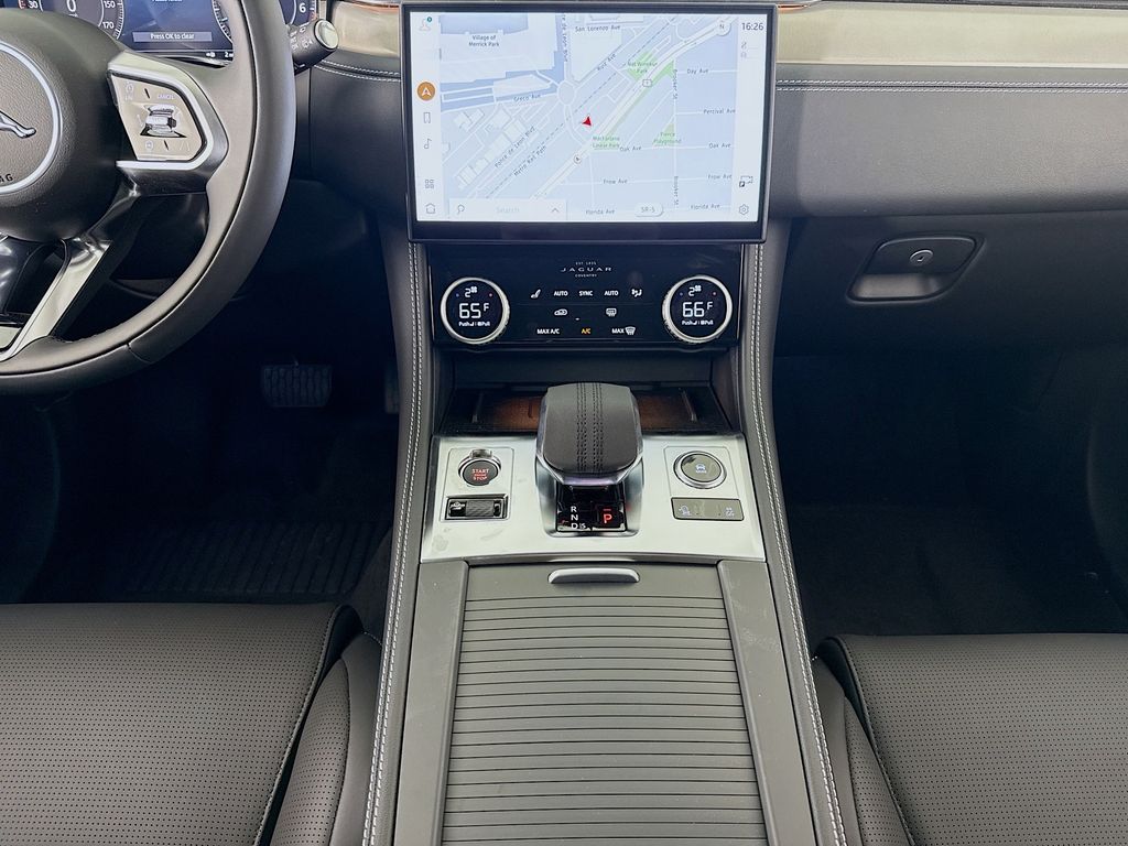 2026 Jaguar F-Pace R-Dynamic S - Photo 9