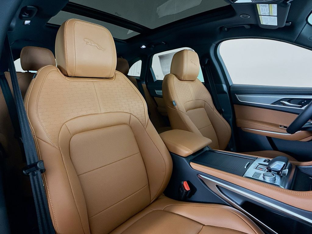 2026 Jaguar F-Pace R-Dynamic S - Photo 14
