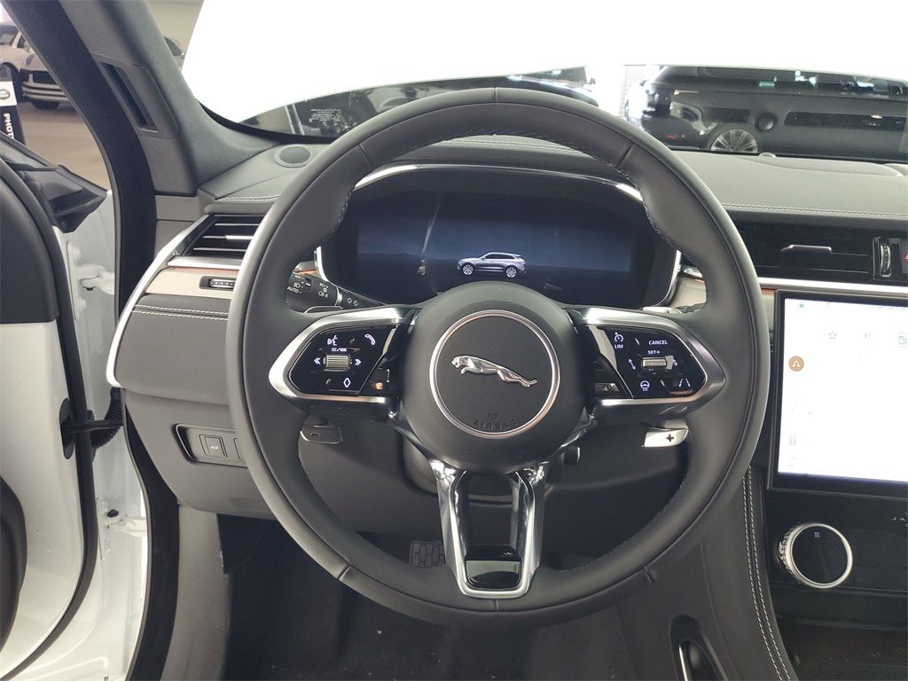 2026 Jaguar F-PACE P250 R-Dynamic S photo 4