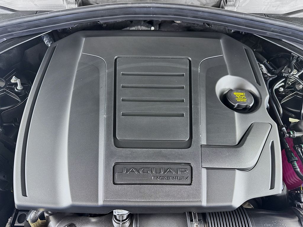 2026 Jaguar F-Pace R-Dynamic S - Photo 24