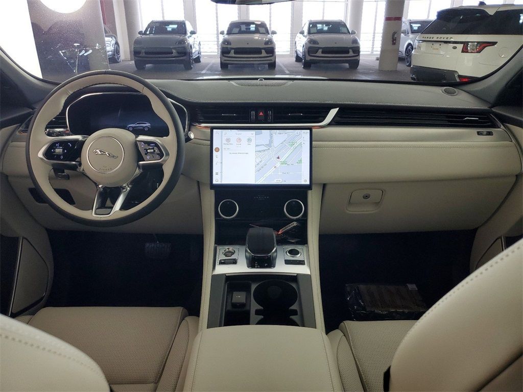 2025 Jaguar F-PACE P250 R-Dynamic S photo 3