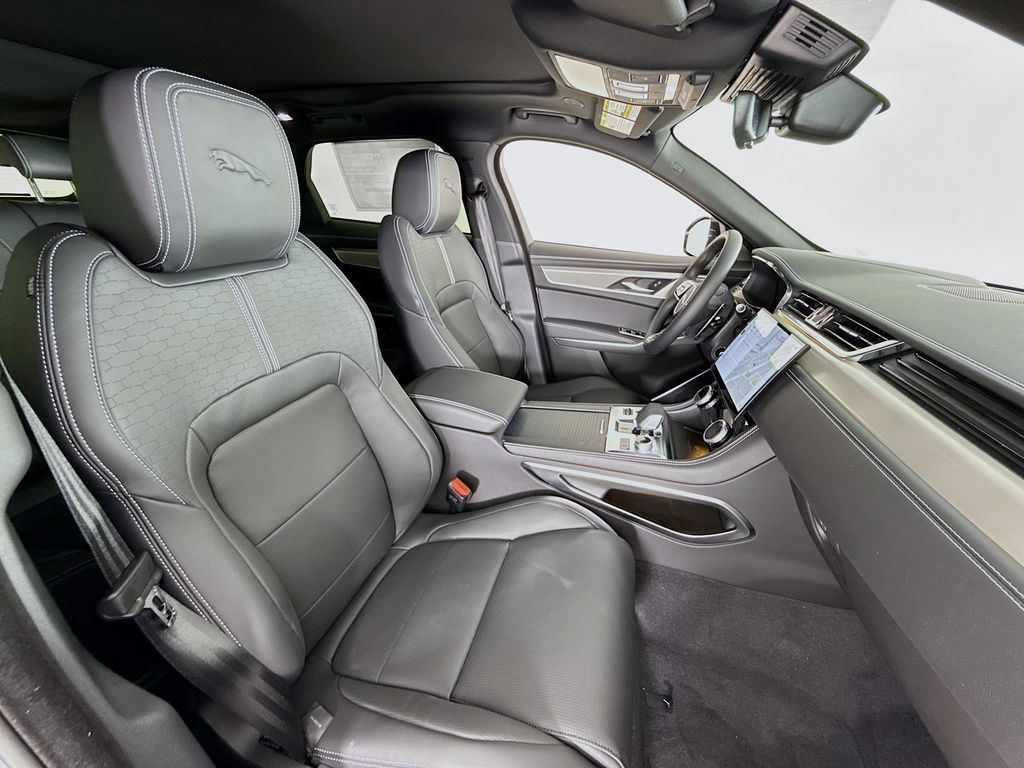 2026 Jaguar F-Pace R-Dynamic S - Photo 8