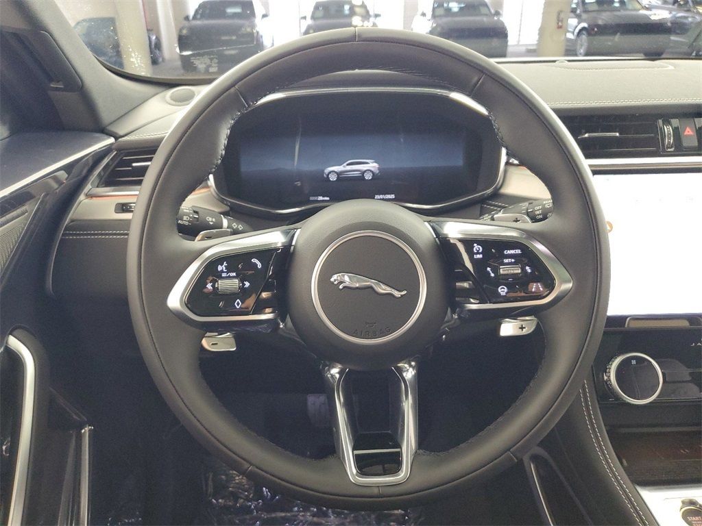 2025 Jaguar F-PACE P250 R-Dynamic S photo 3