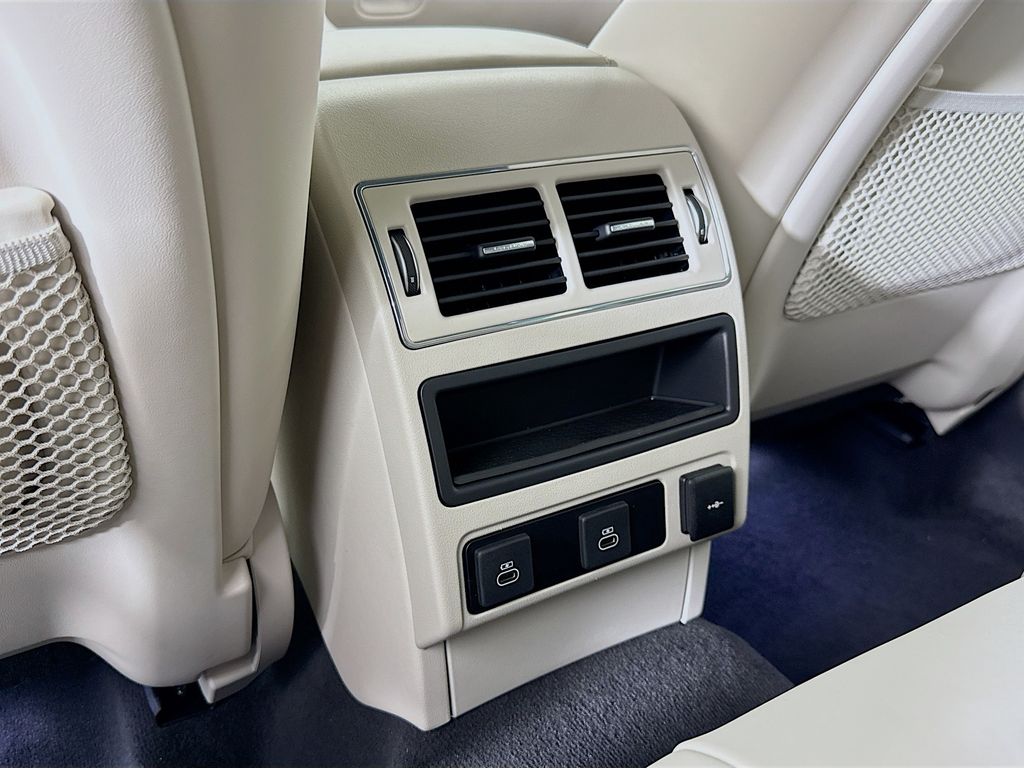2026 Jaguar F-Pace R-Dynamic S - Photo 17