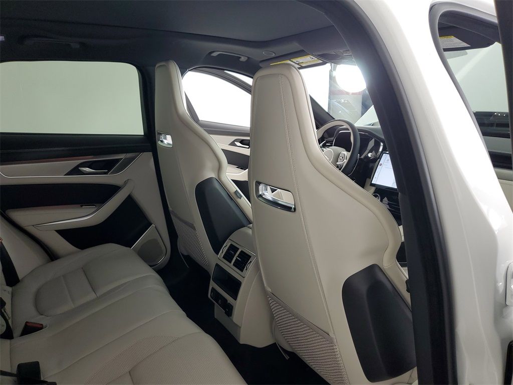 2026 Jaguar F-Pace R-Dynamic S - Photo 8