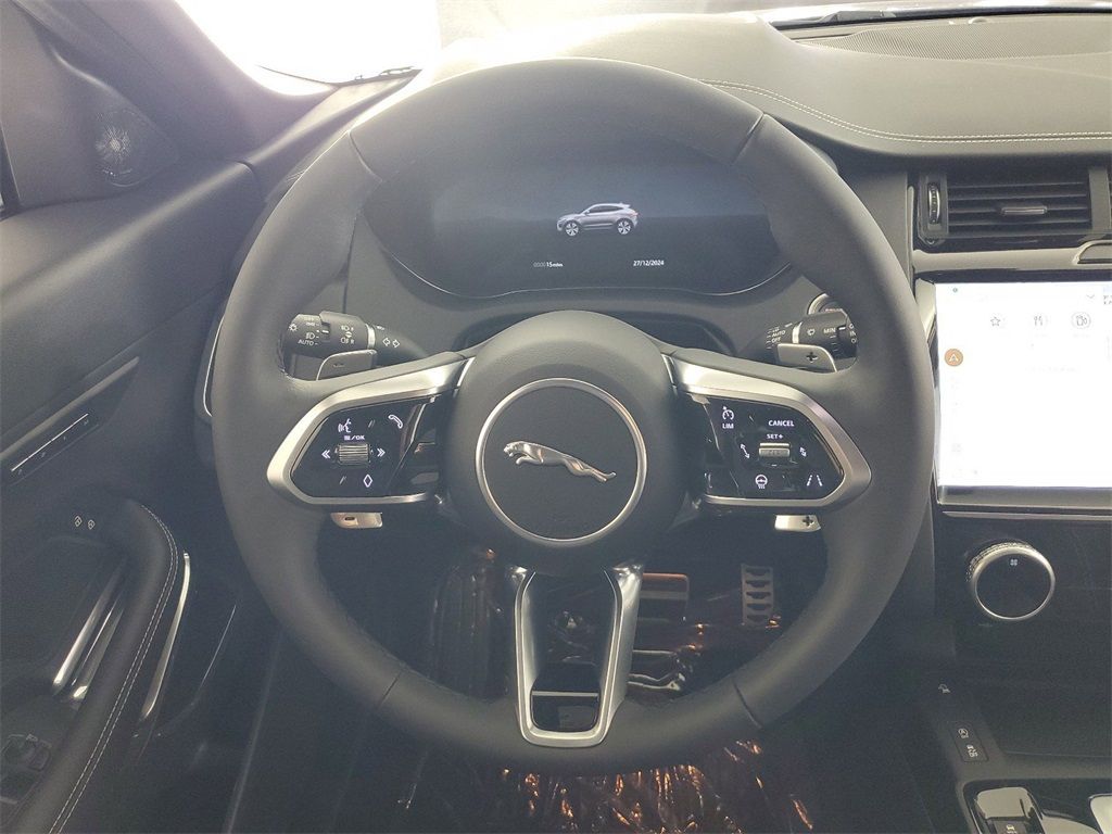 2024 Jaguar E-PACE R-Dynamic SE photo 4