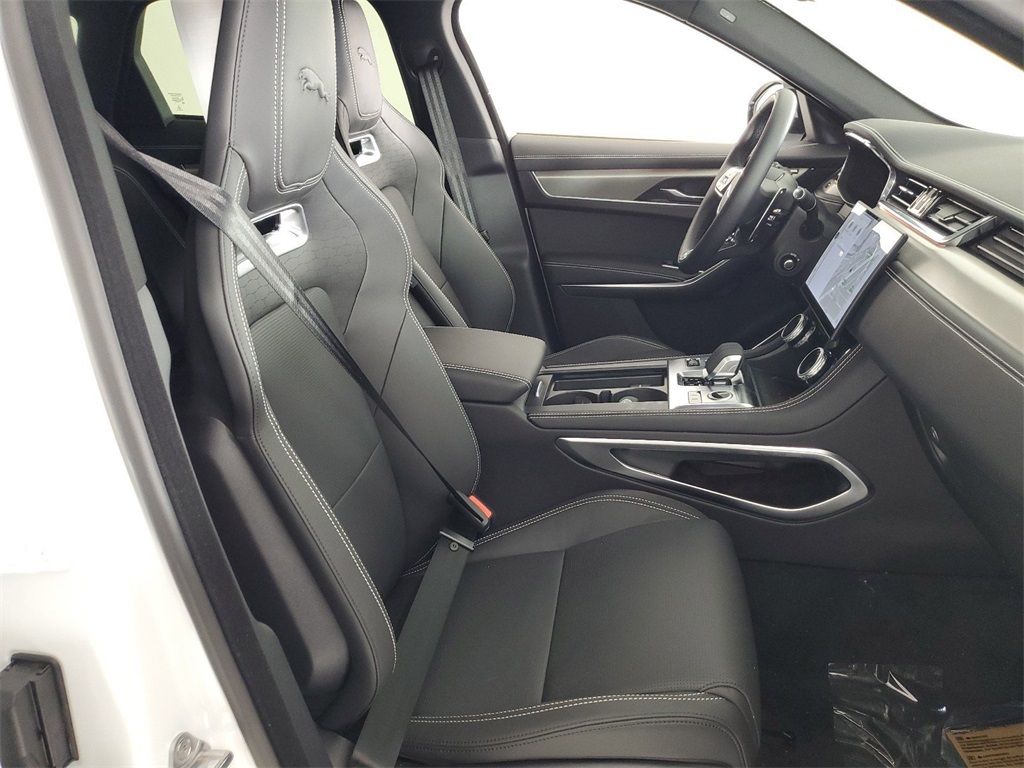 2025 Jaguar F-PACE P250 R-Dynamic S photo 2
