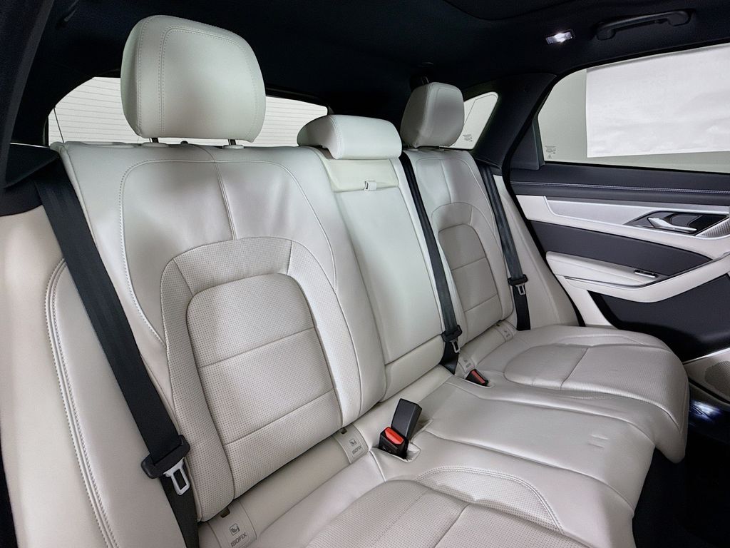 2026 Jaguar F-Pace R-Dynamic S - Photo 16