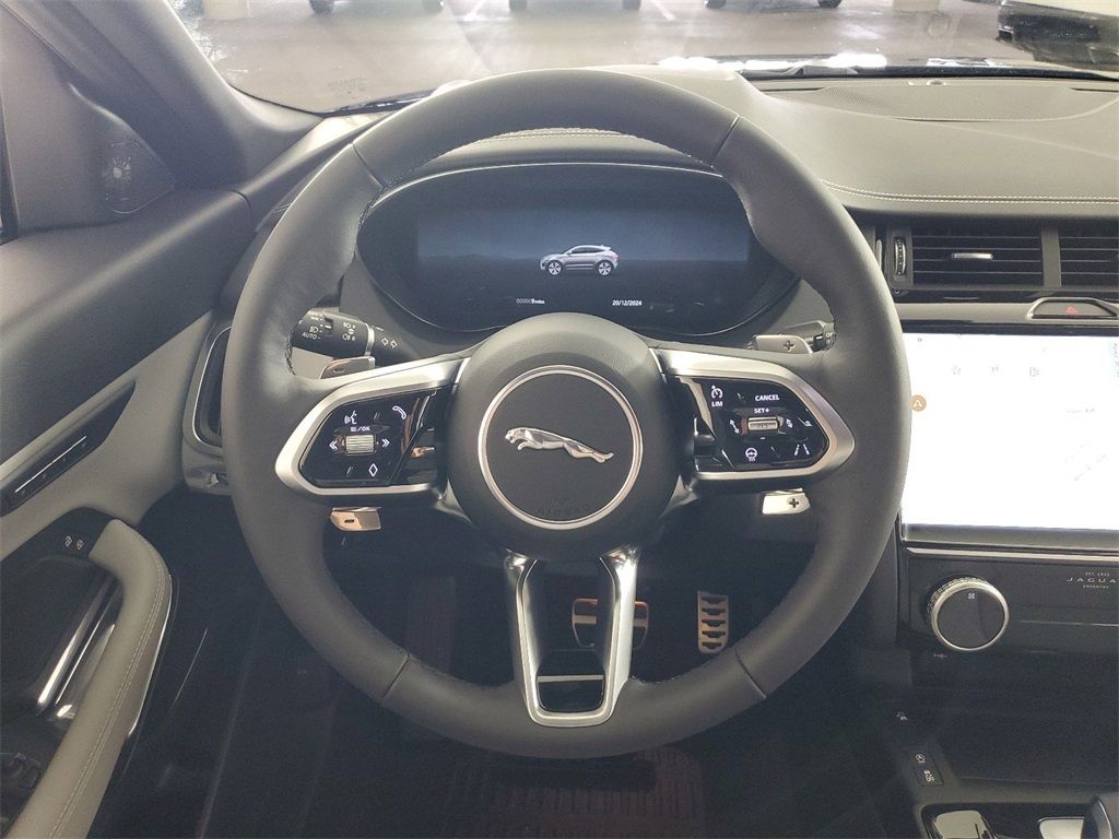 2024 Jaguar E-PACE R-Dynamic SE photo 3