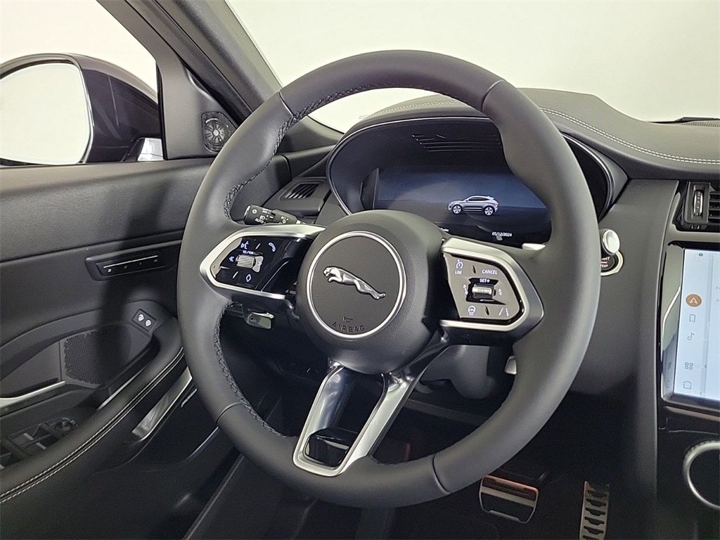 2024 Jaguar E-PACE R-Dynamic SE photo 2
