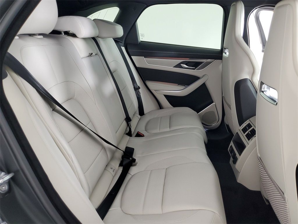 2026 Jaguar F-Pace R-Dynamic S - Photo 9