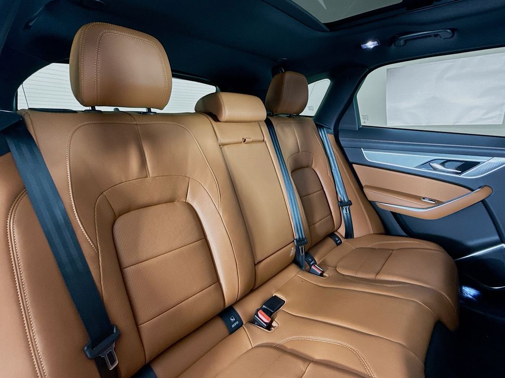 2026 Jaguar F-Pace R-Dynamic S - Photo 15