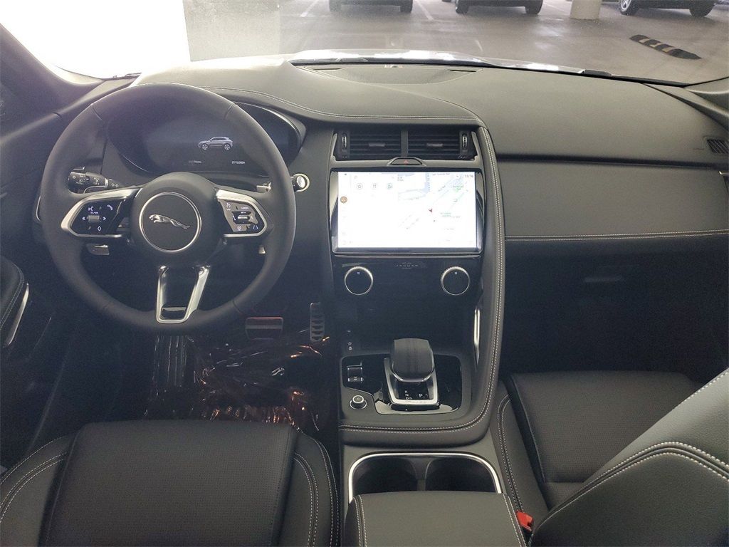 2024 Jaguar E-PACE R-Dynamic SE photo 3