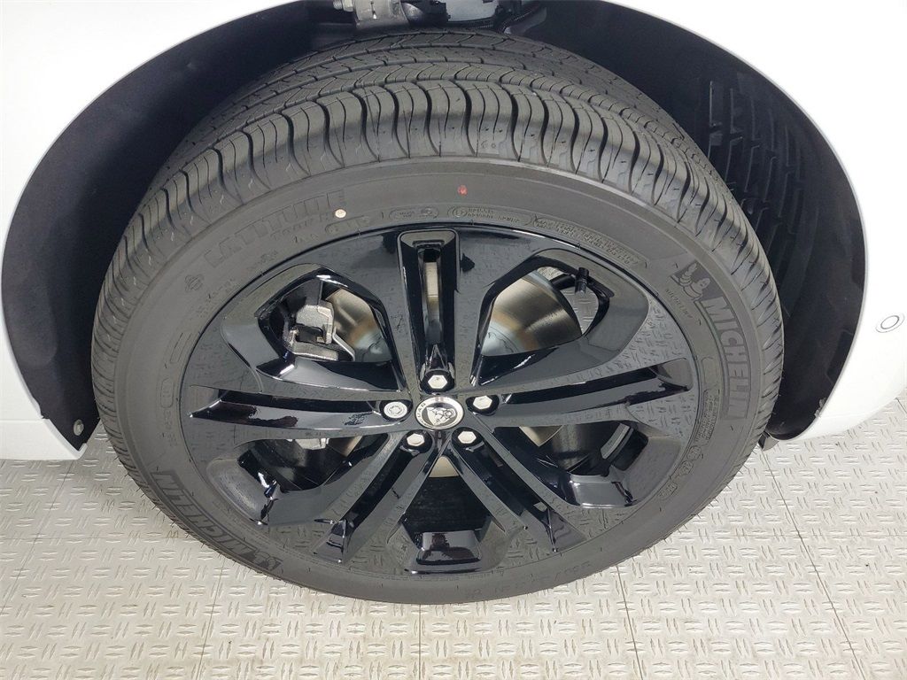 2026 Jaguar F-Pace R-Dynamic S - Photo 12