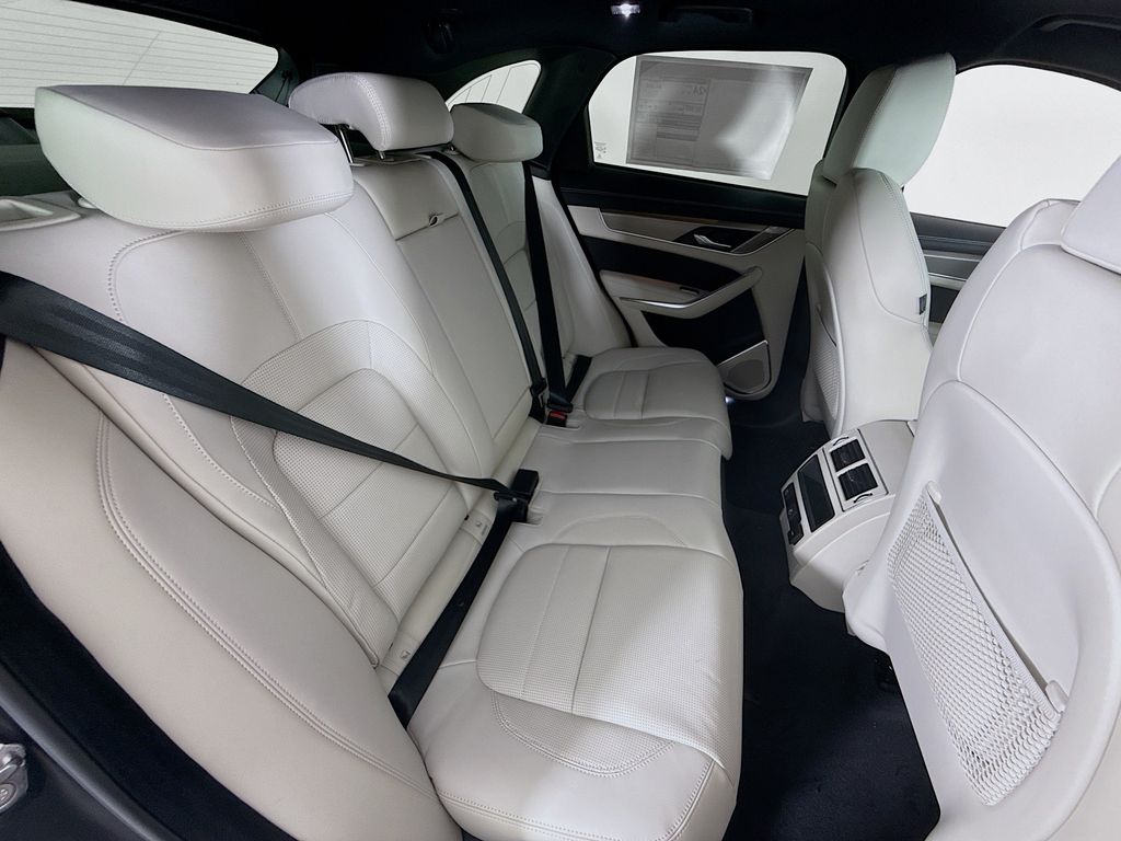 2026 Jaguar F-Pace R-Dynamic S - Photo 15