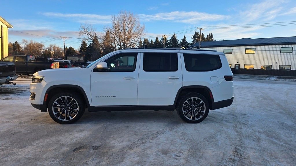 2022 Jeep Wagoneer Series III's photo