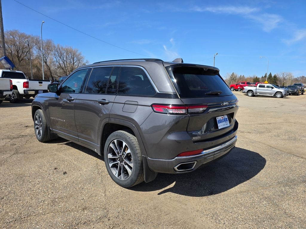 2022 Jeep Grand Cherokee Overland - Photo 12