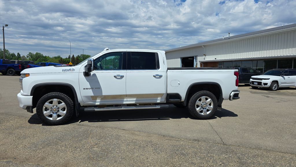 2021 Chevrolet Silverado HD High Country 4WD Crew Cab Standard Box's photo