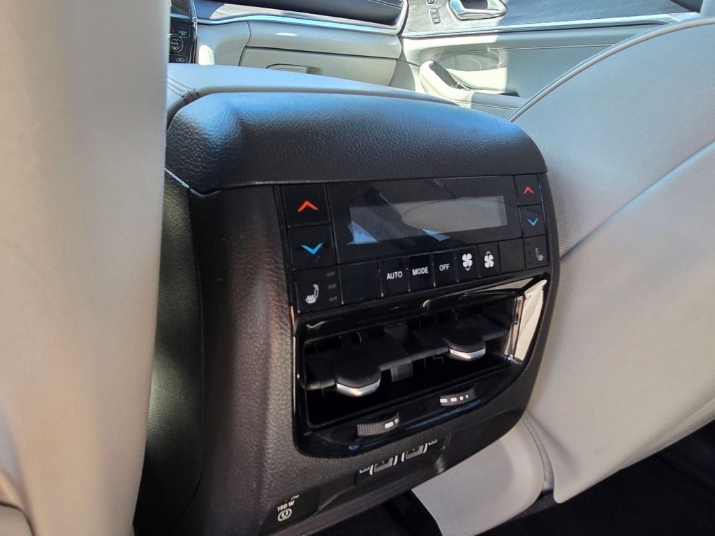 2022 Jeep Grand Cherokee Overland - Photo 16