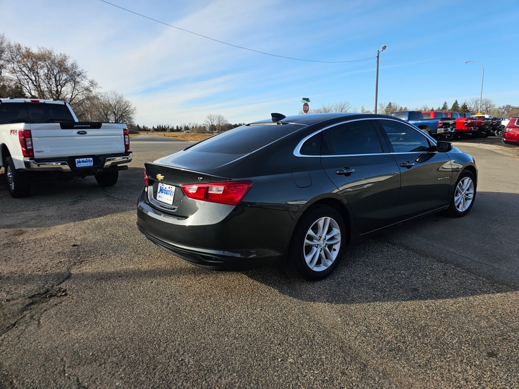 2017 Chevrolet Malibu 1LT photo 4
