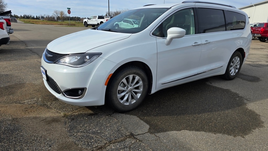 Used 2019 Chrysler Pacifica Touring L with VIN 2C4RC1BG6KR560404 for sale in Minot, ND