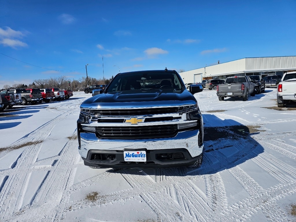 2020 Chevrolet Silverado 1500 LT photo 3