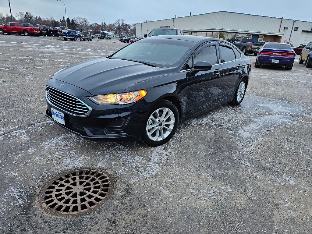 Used 2020 Ford Fusion SE with VIN 3FA6P0HD0LR219614 for sale in Minot, ND