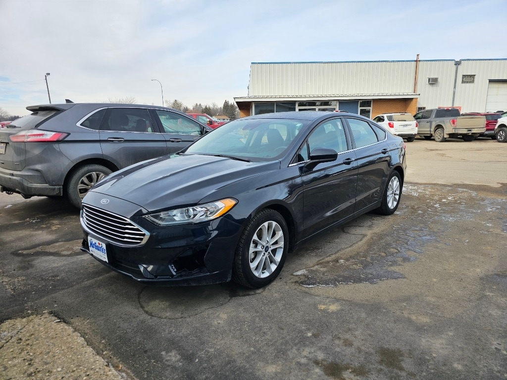 Used 2020 Ford Fusion SE with VIN 3FA6P0HD7LR218721 for sale in Minot, ND
