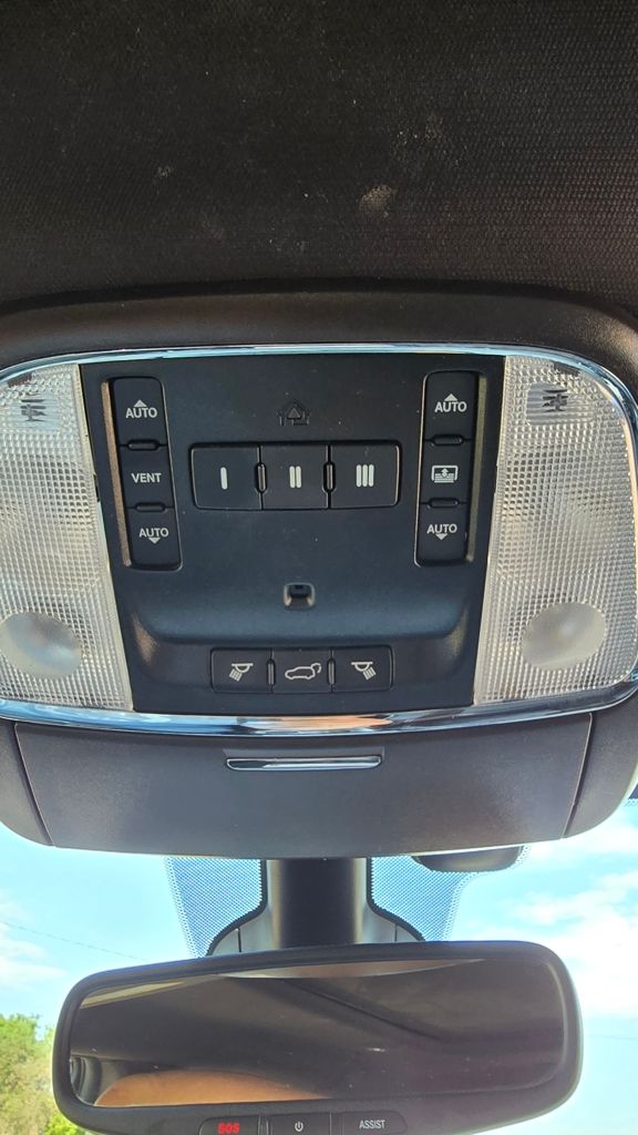 2019 Jeep Grand Cherokee Overland - Photo 30