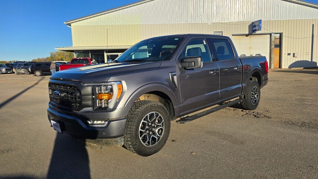 2021 Ford F-150 XLT photo 2
