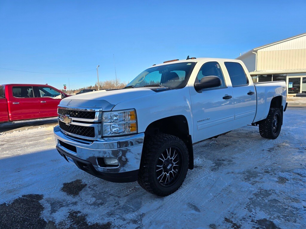 2013 Chevrolet Silverado 2500HD LT photo 2